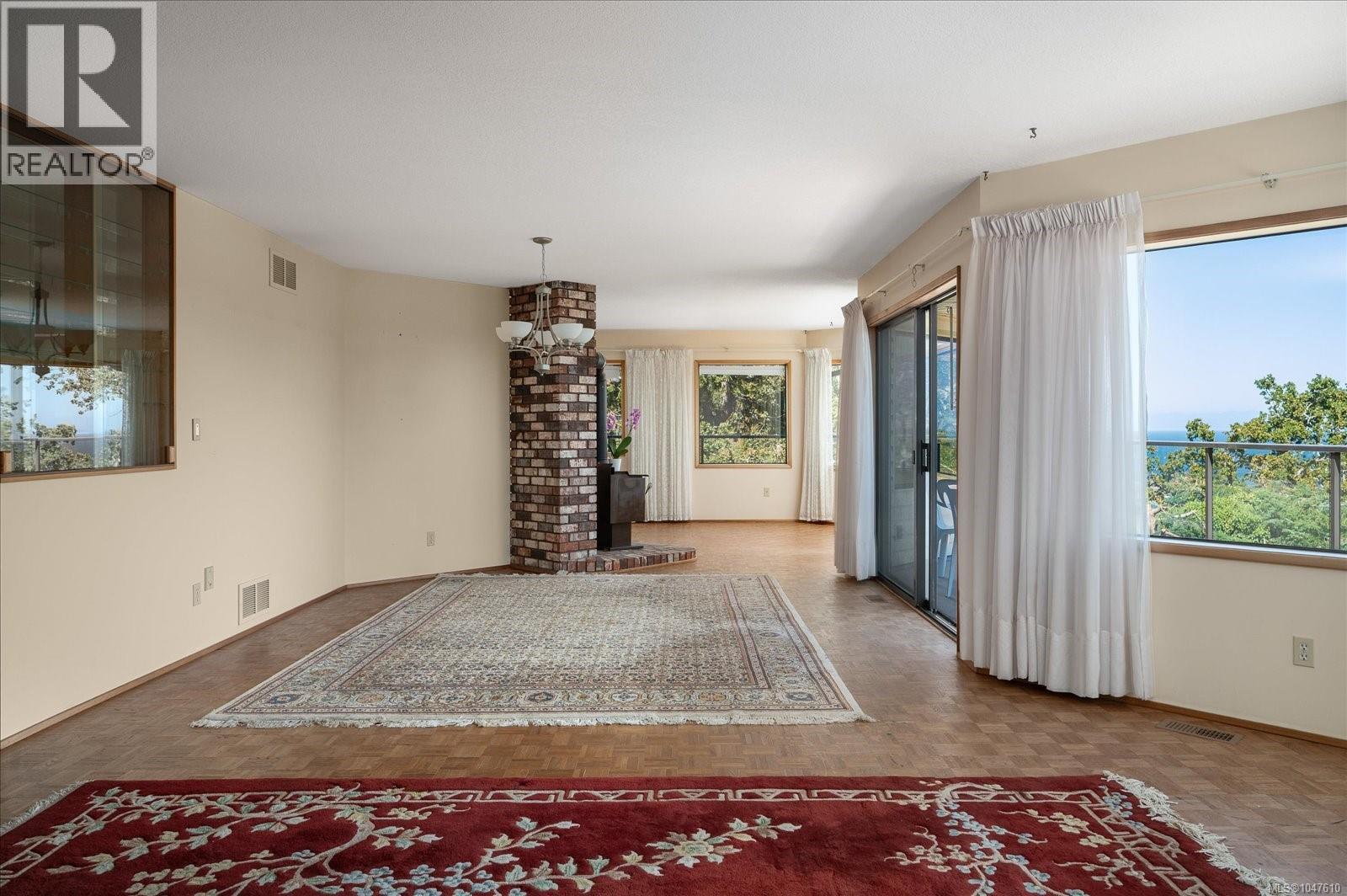 3596 Oakridge Dr - 9