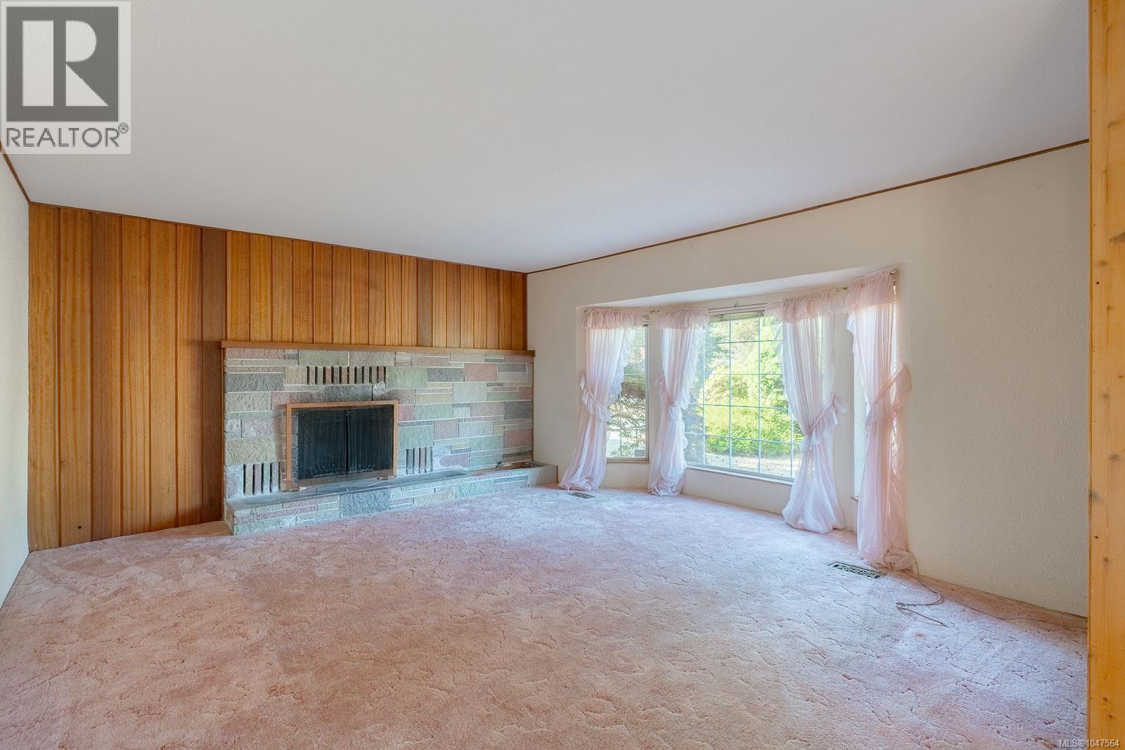 3910 Saltair Rd - 9