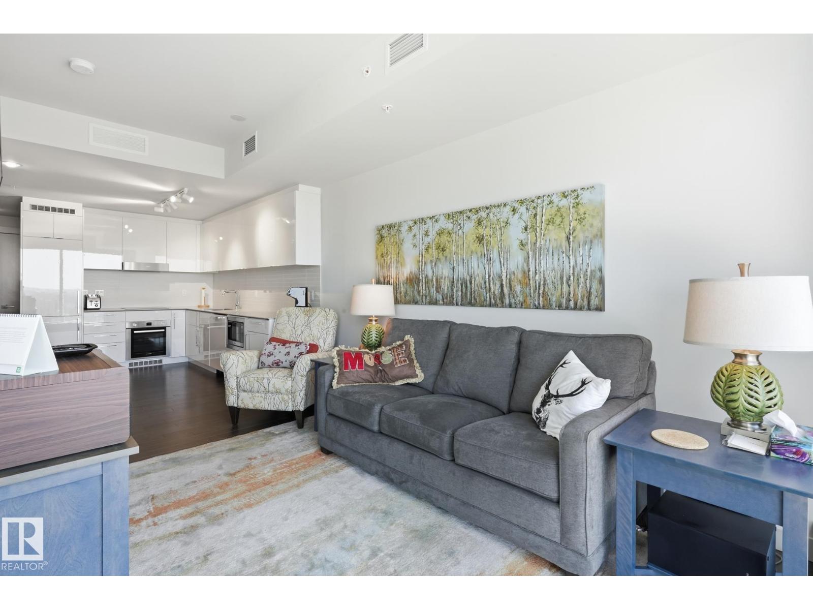 #2911 10360 102 ST NW - 10