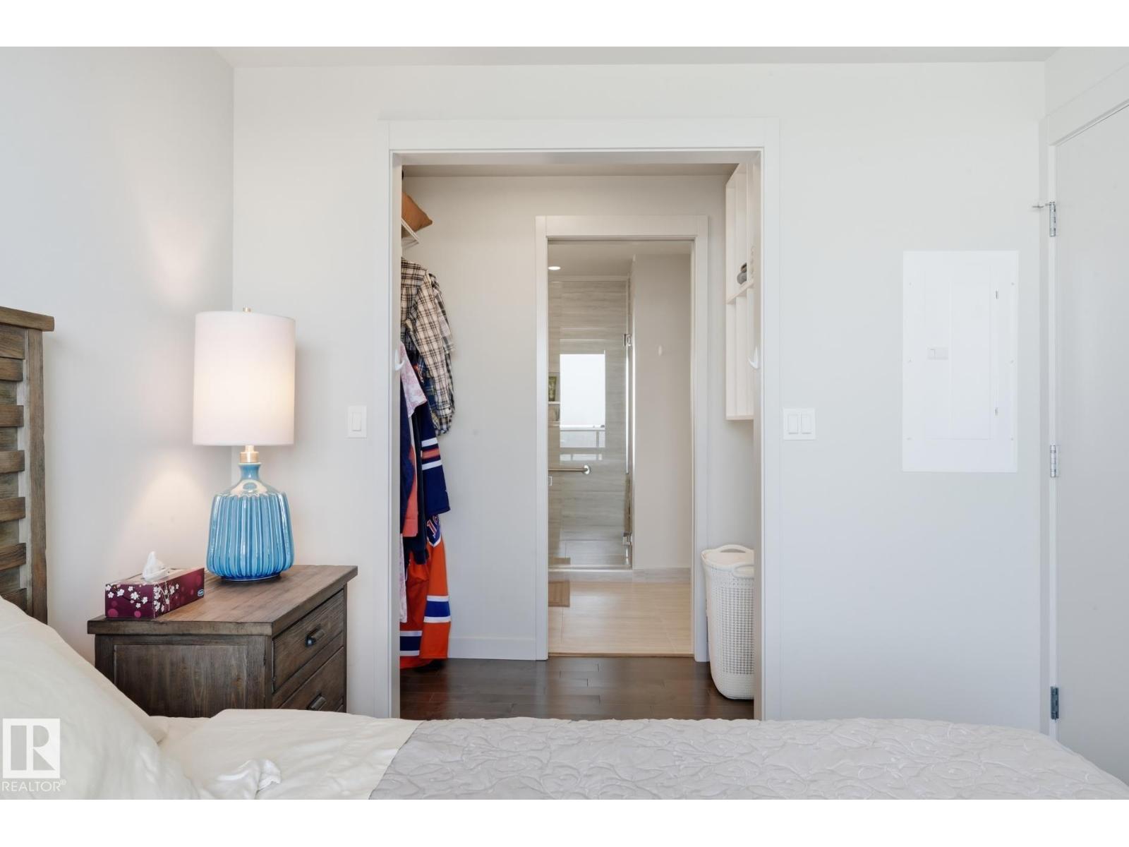 #2911 10360 102 ST NW - 14