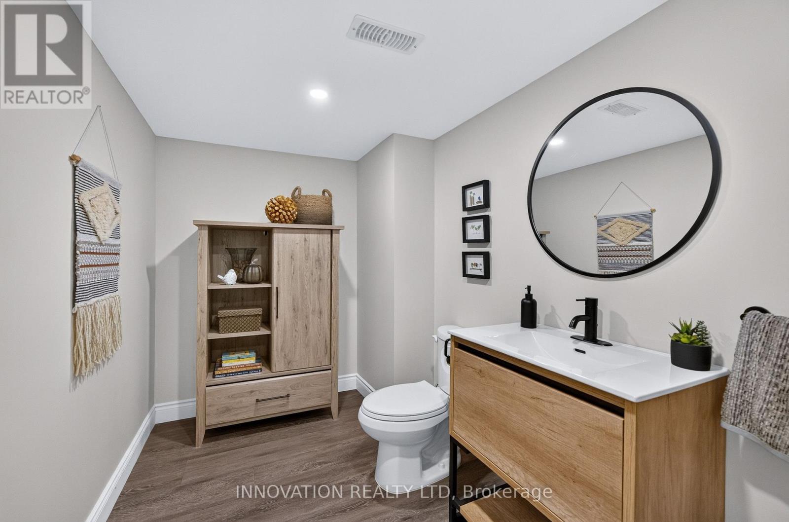 111 DULMAGE CRESCENT - 32