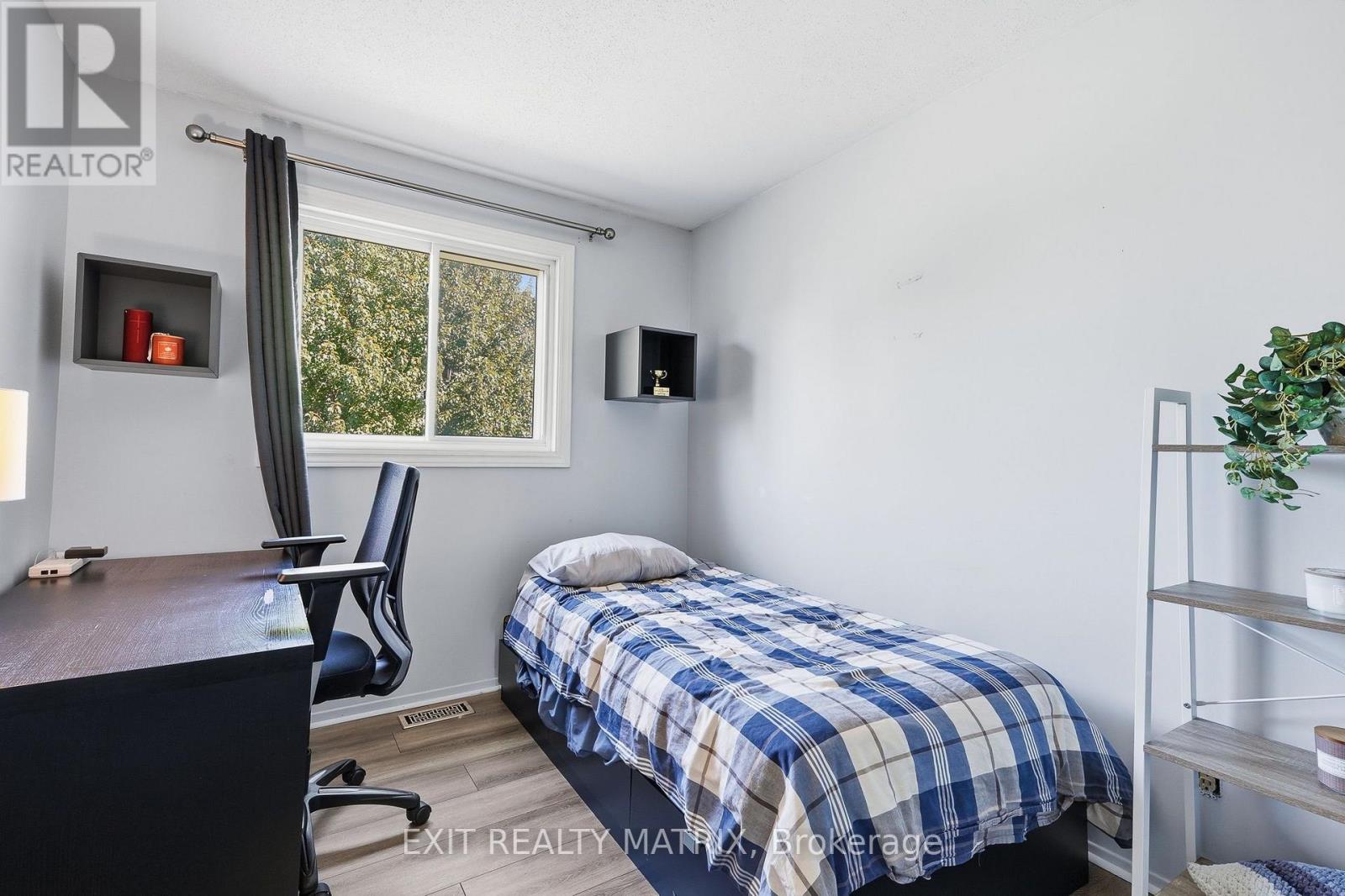 751 CLEARCREST CRESCENT - 23