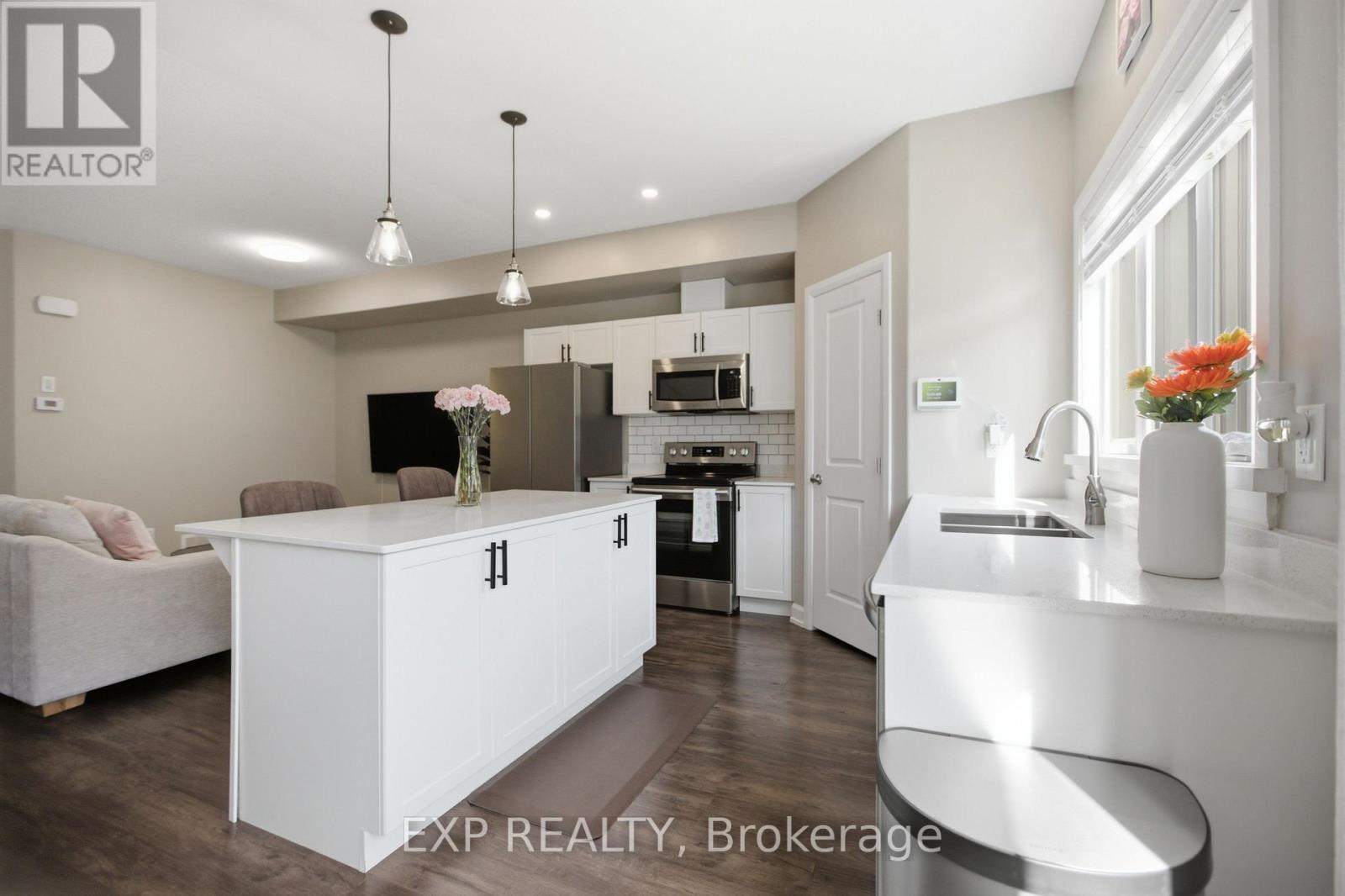 42 VIMY RIDGE CRESCENT - 11