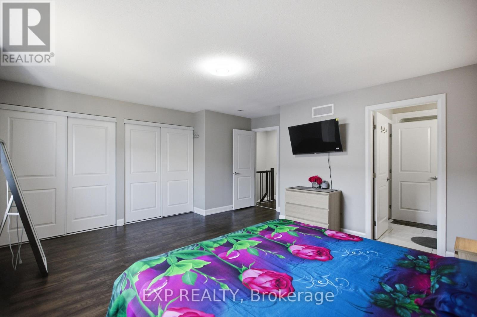 42 VIMY RIDGE CRESCENT - 16