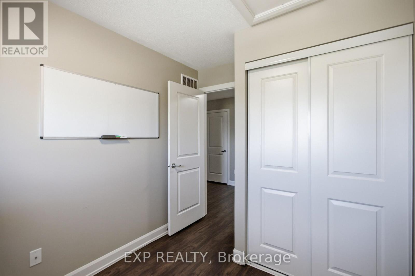 42 VIMY RIDGE CRESCENT - 21