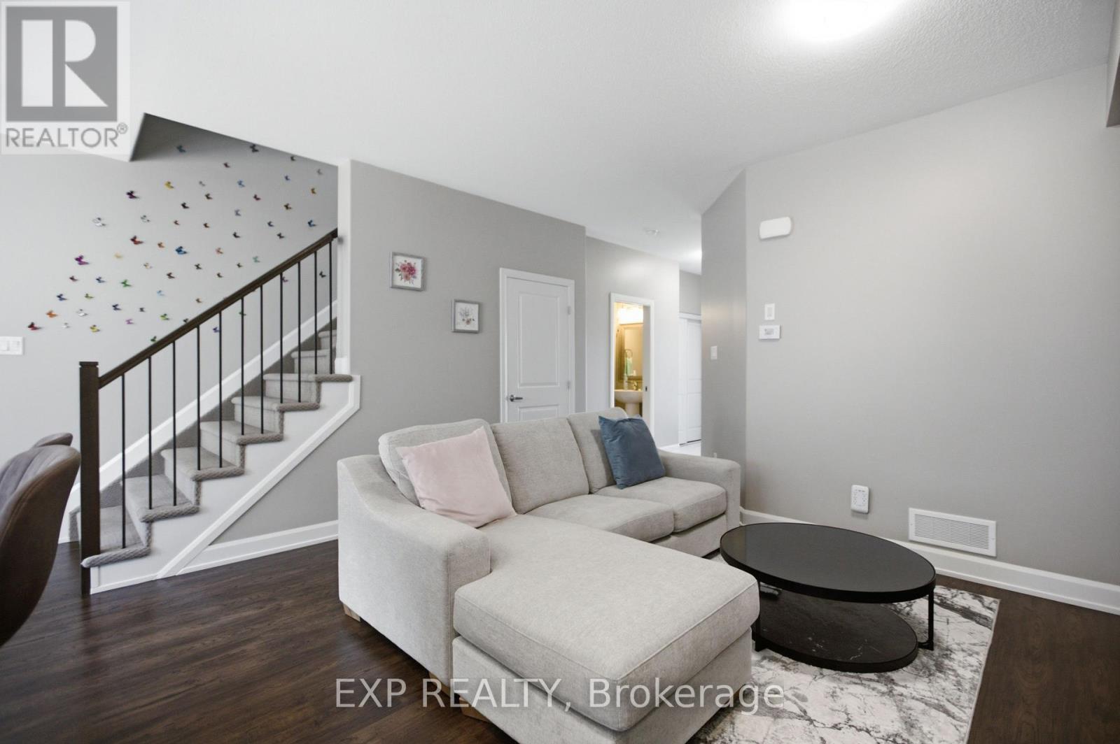 42 VIMY RIDGE CRESCENT - 7