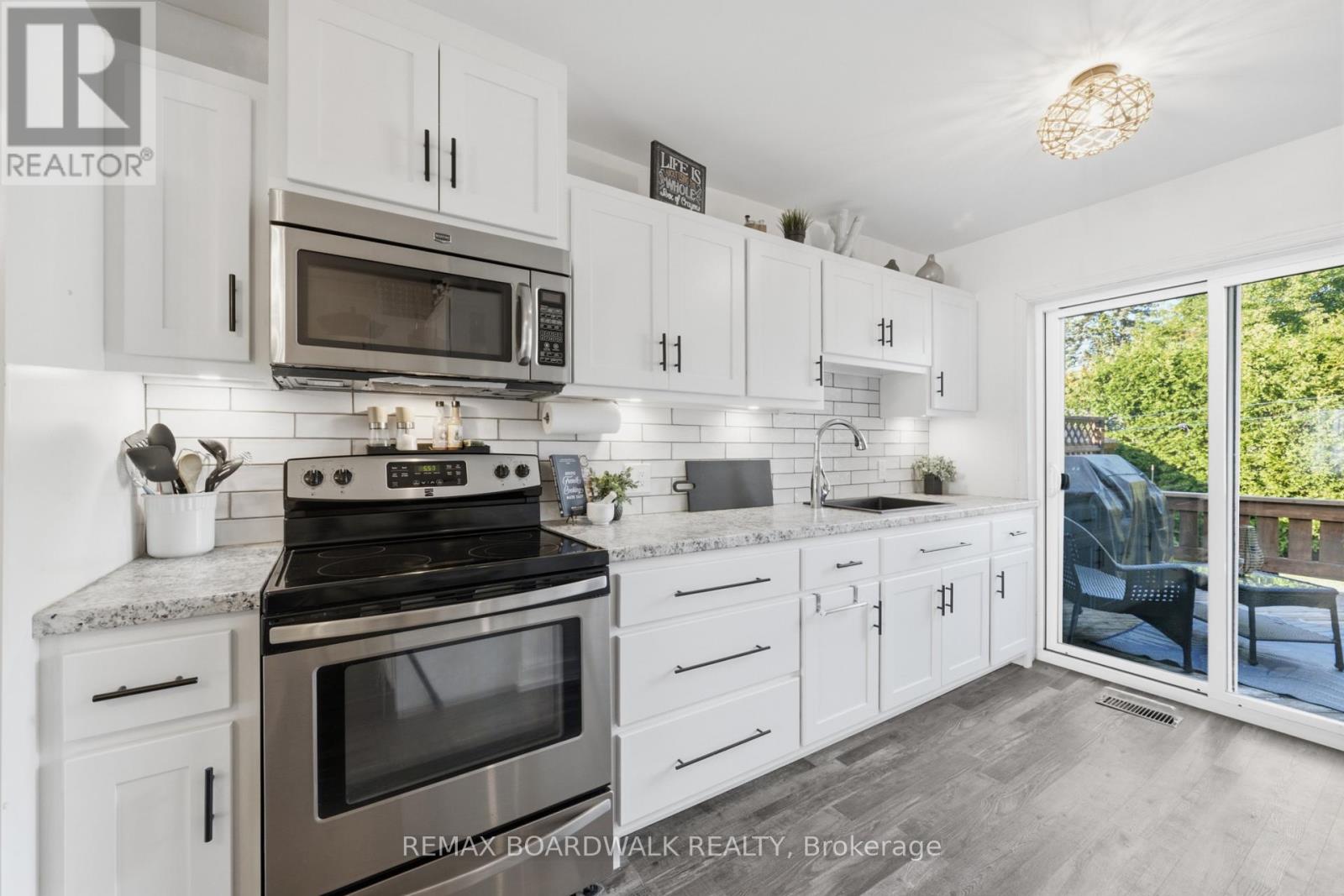 762 ST LAWRENCE STREET - Image 20