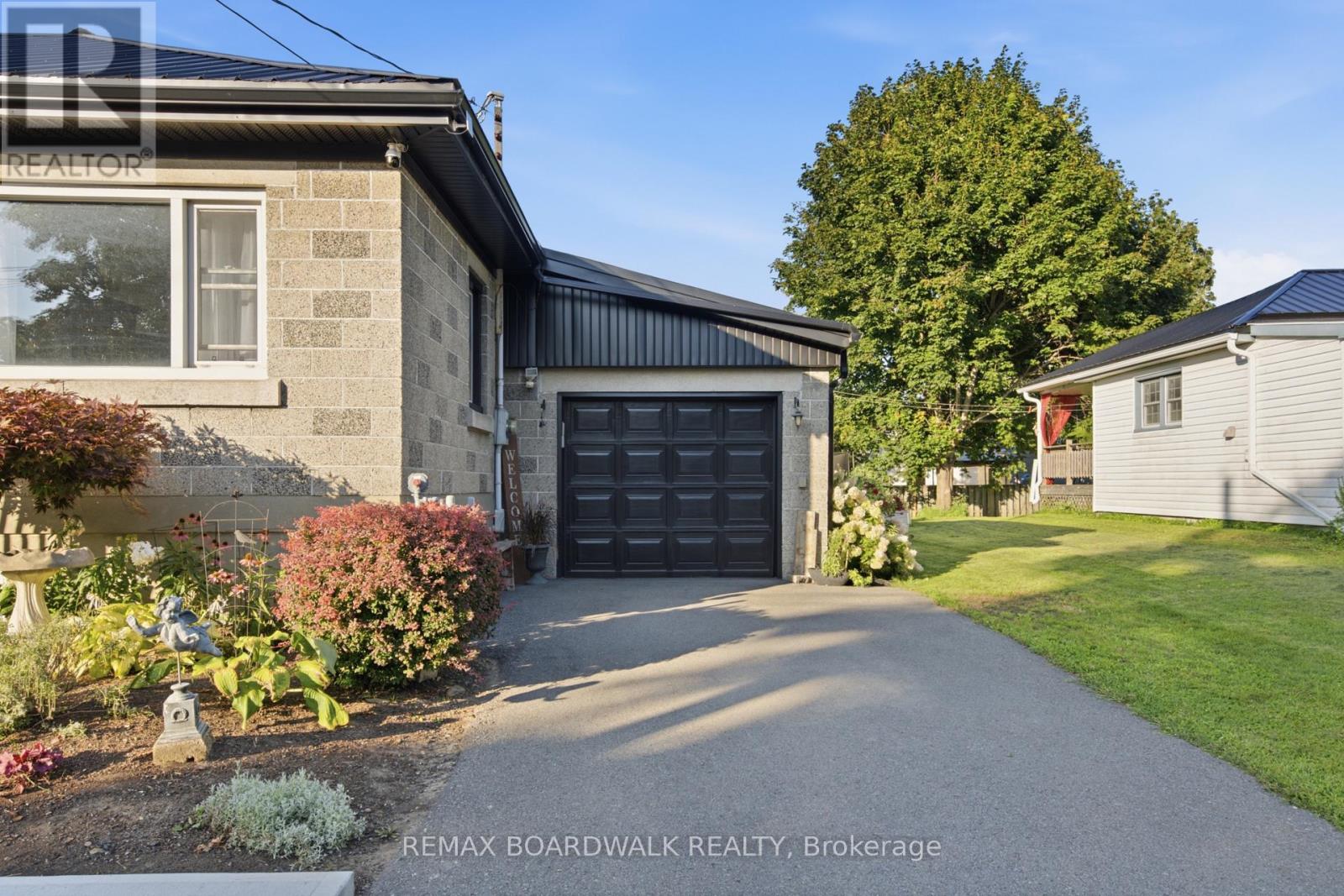 762 ST LAWRENCE STREET - Image 5
