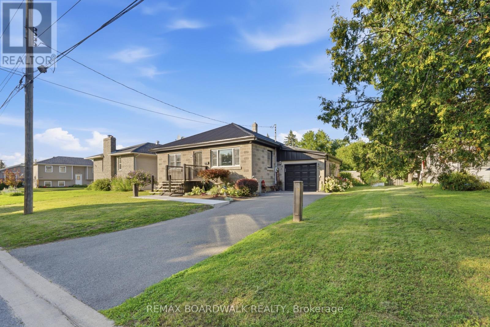 762 ST LAWRENCE STREET - Image 6