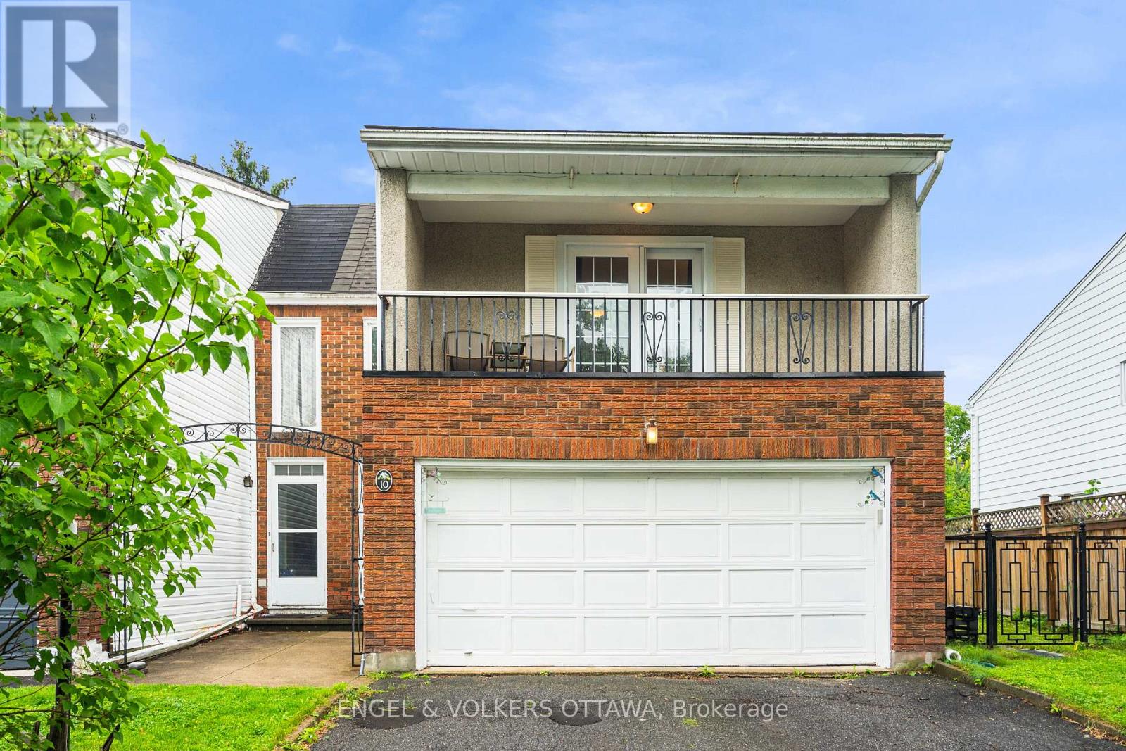 10 ESTELLE CRESCENT - 2