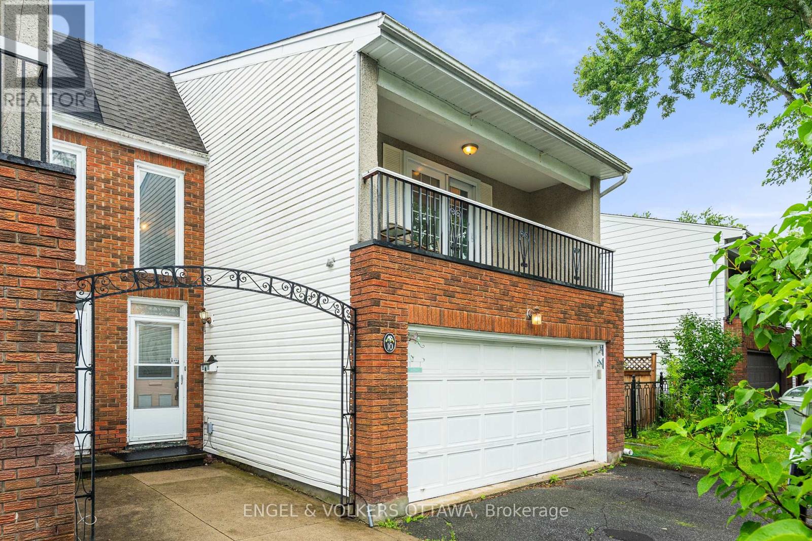 10 ESTELLE CRESCENT - 3