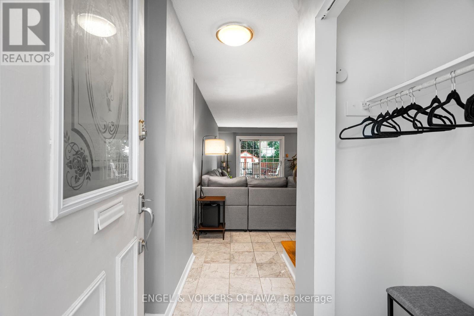 10 ESTELLE CRESCENT - 4