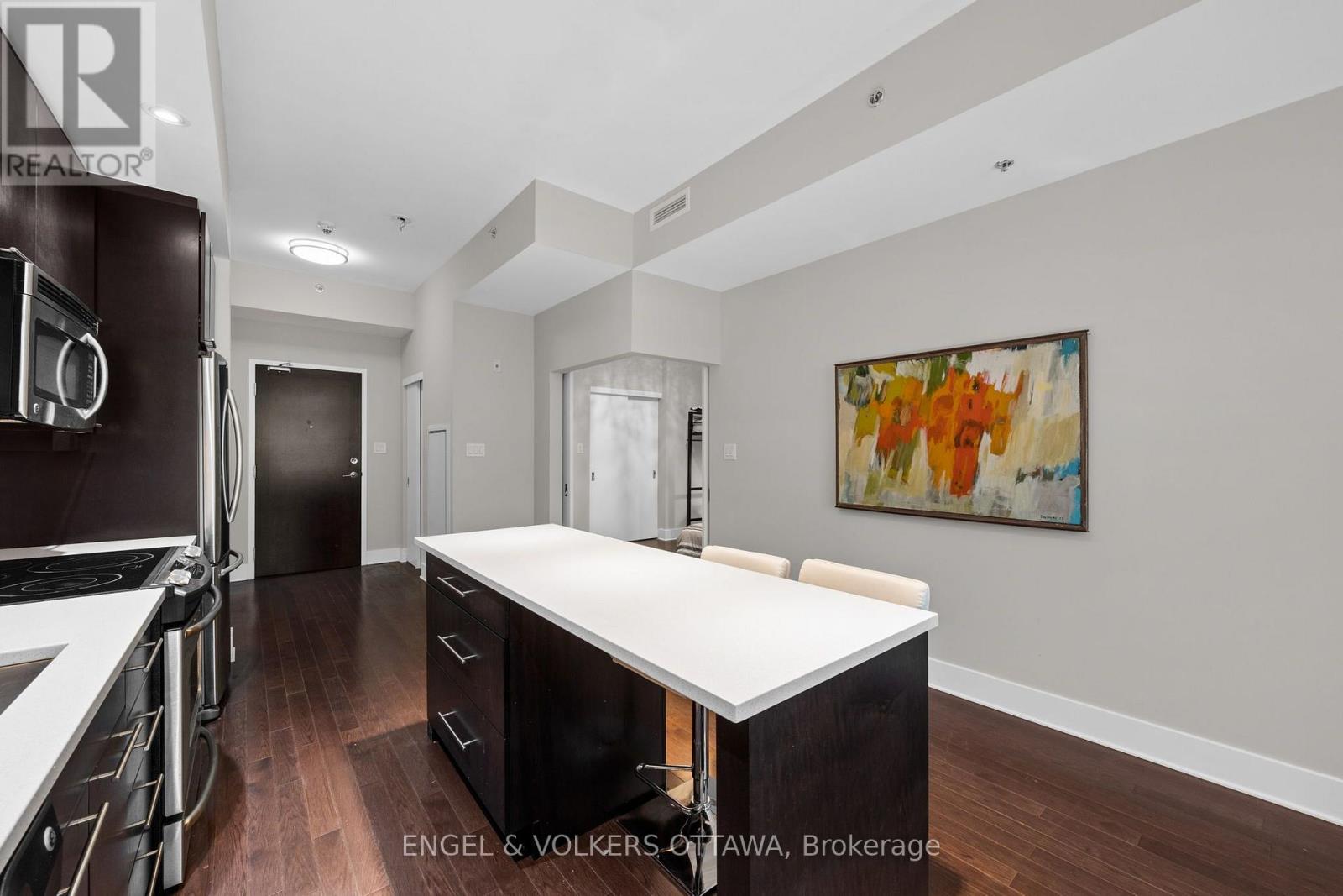 #219 101 RICHMOND ROAD - 10