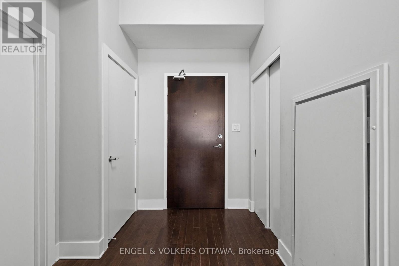 #219 101 RICHMOND ROAD - 4