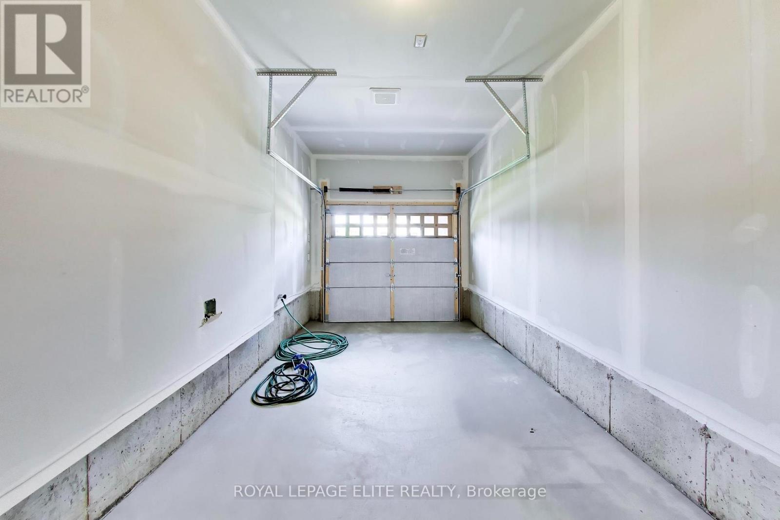 7 DENNISON STREET S - Image 45