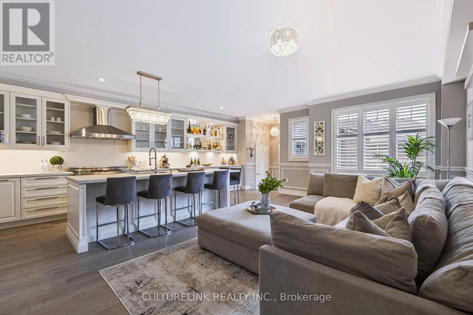 89 SHARONVIEW CRESCENT