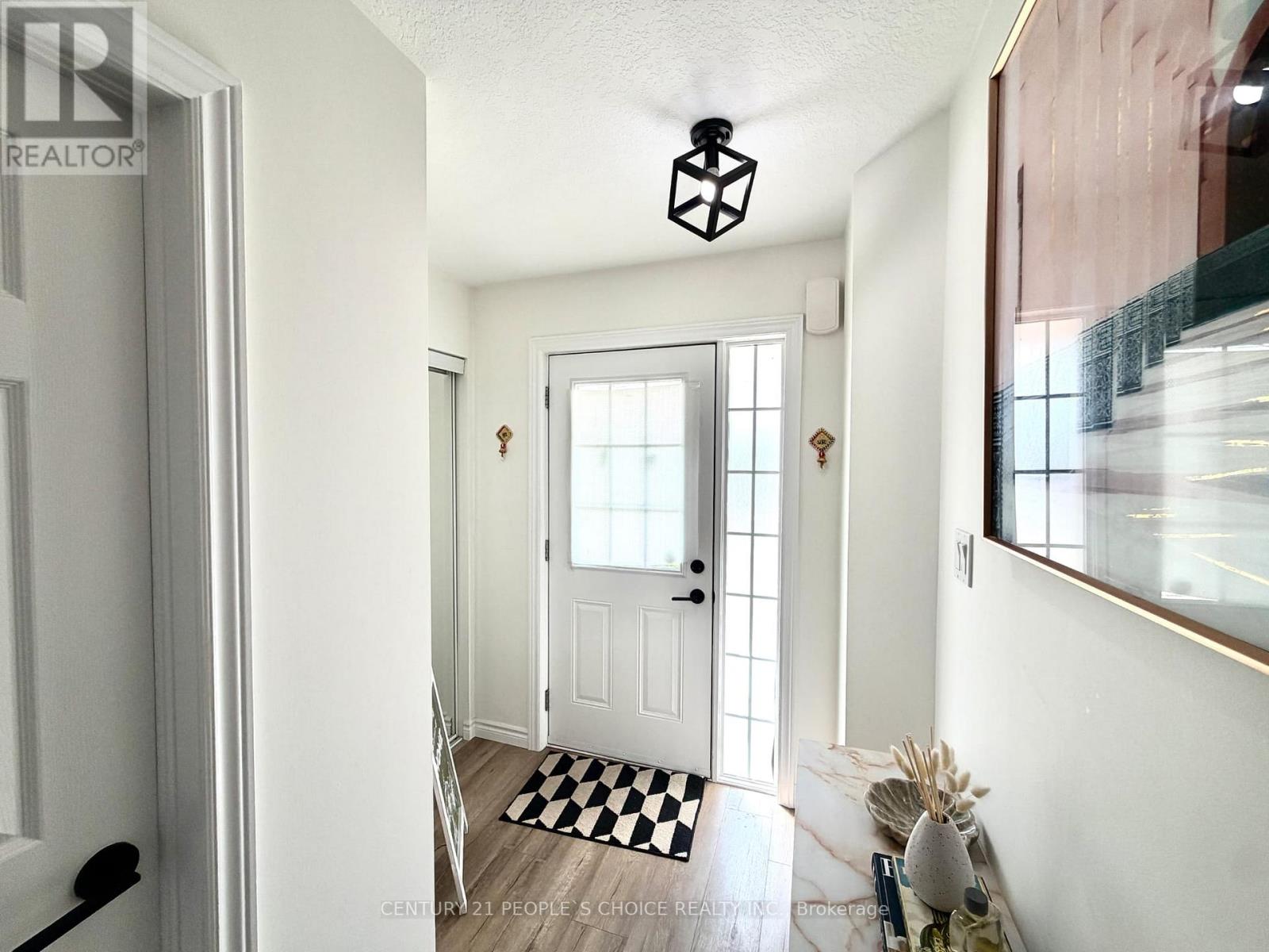 504 DOON DRIVE S — photo 3