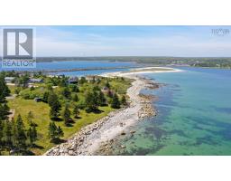 Family room - 91 Mcgray Avenue, North East Point, NS B0W1E0 Photo 13