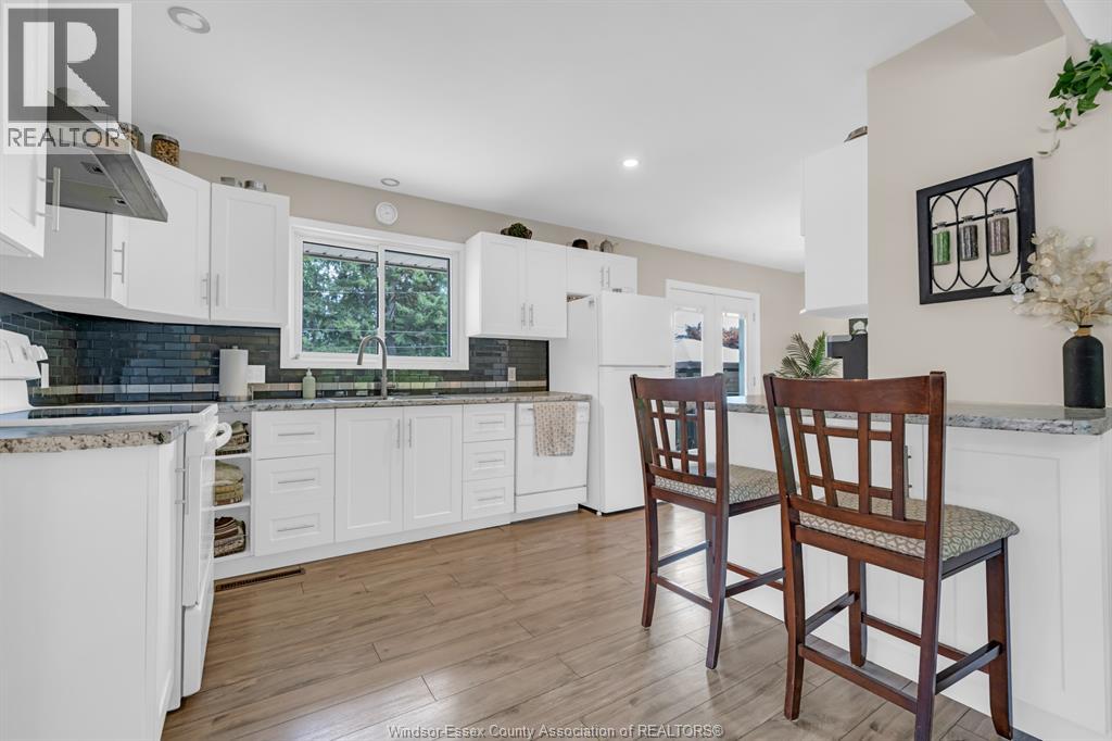 22 DANFORTH - 5