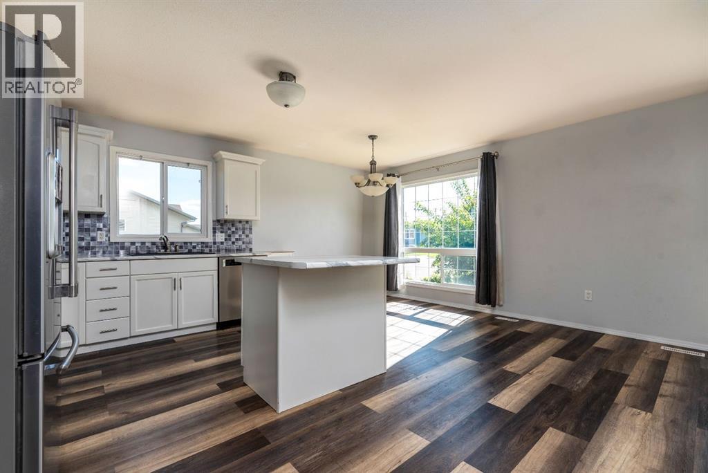 1501 49 Avenue - Image 4