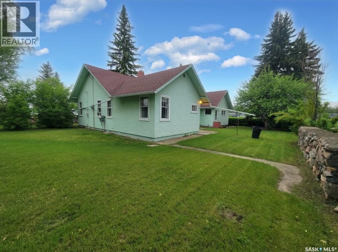 106 Railway AVENUE E - 2