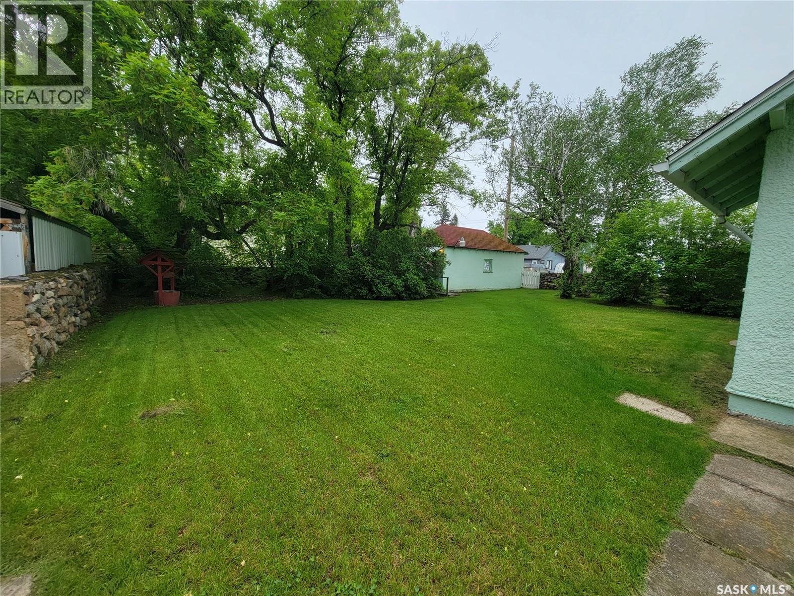 106 Railway AVENUE E - Image 4