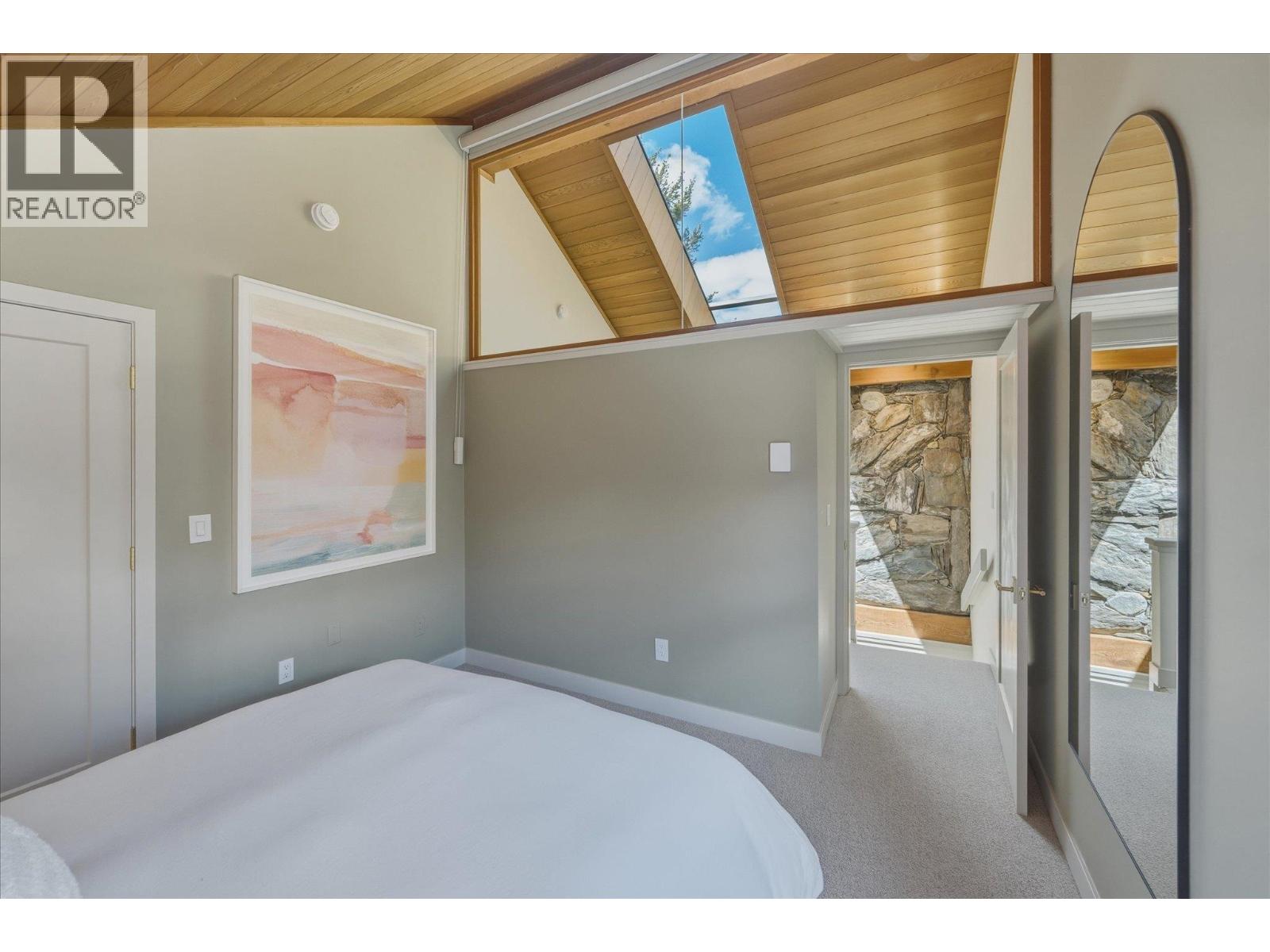 205 6117 EAGLE DRIVE, Whistler
