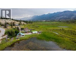 9498 Westside Road, Invermere, BC V0A1K5 Photo 8