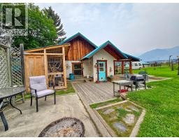 9498 Westside Road, Invermere, BC V0A1K5 Photo 18