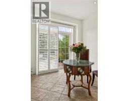 Eat in kitchen - 215 Burloak Drive, Oakville, ON L6L6T6 Photo 13