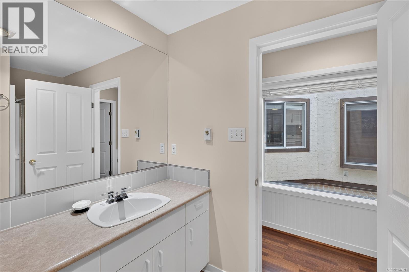 #1 885 Berwick Rd S - 22