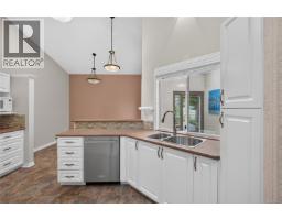 1 885 Berwick Rd S, Qualicum Beach, BC V9K1N7 Photo 11
