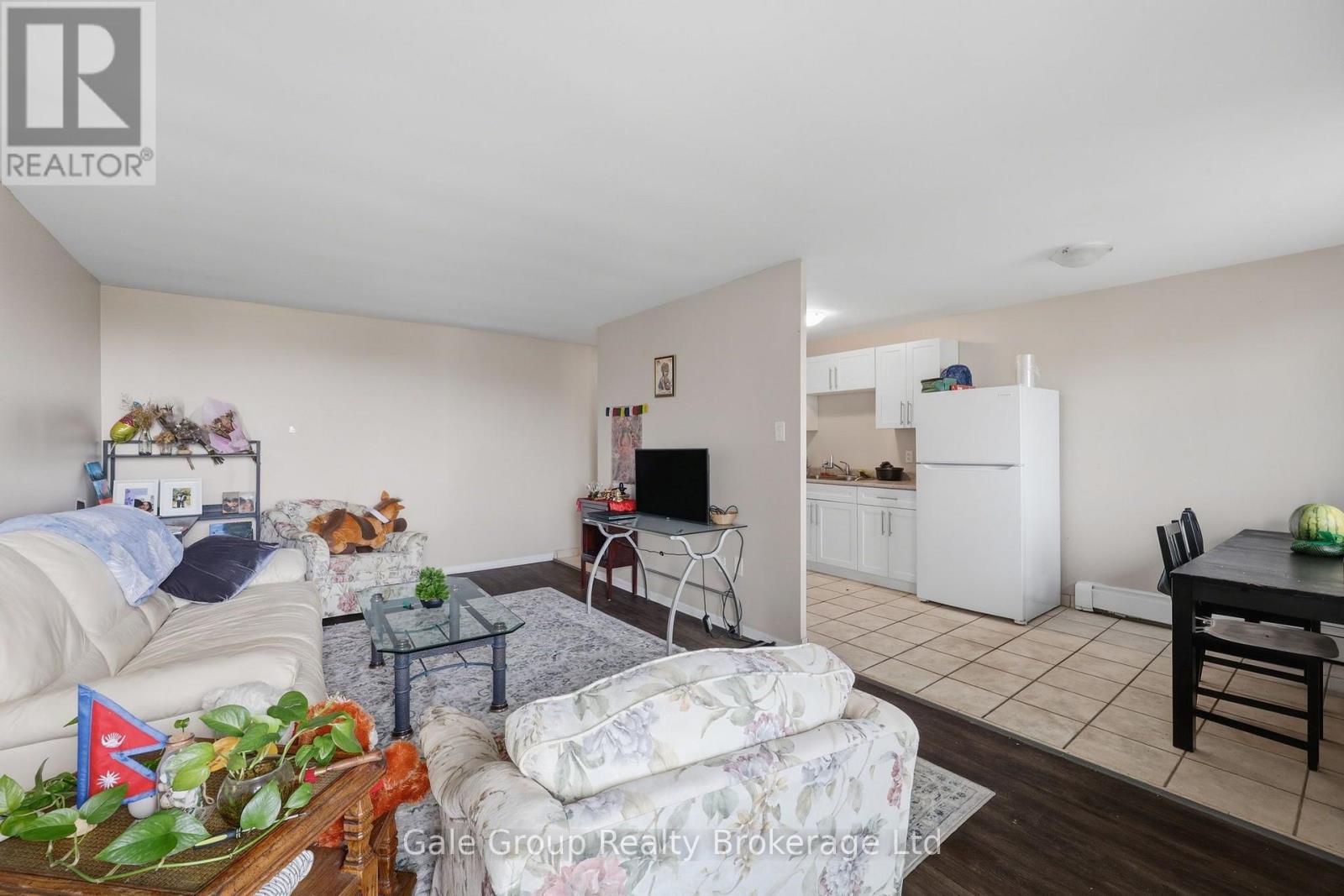 #814 750 KIPPS LANE - 11