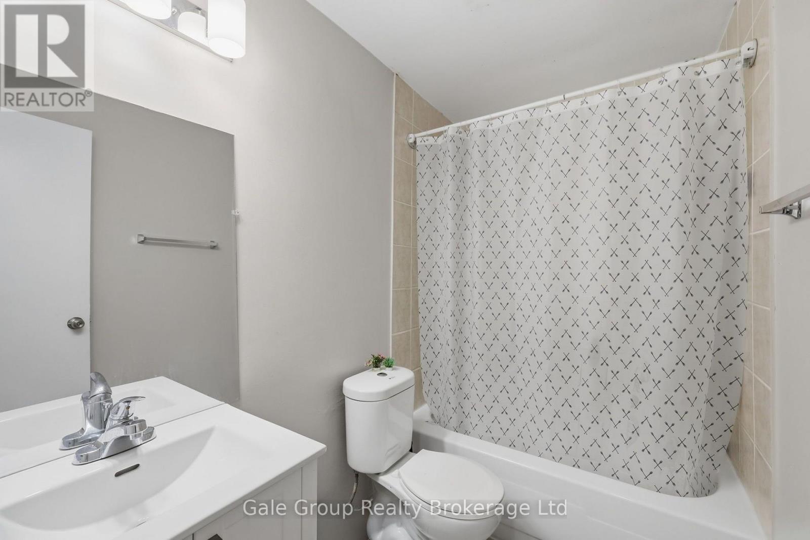 #814 750 KIPPS LANE - Image 17