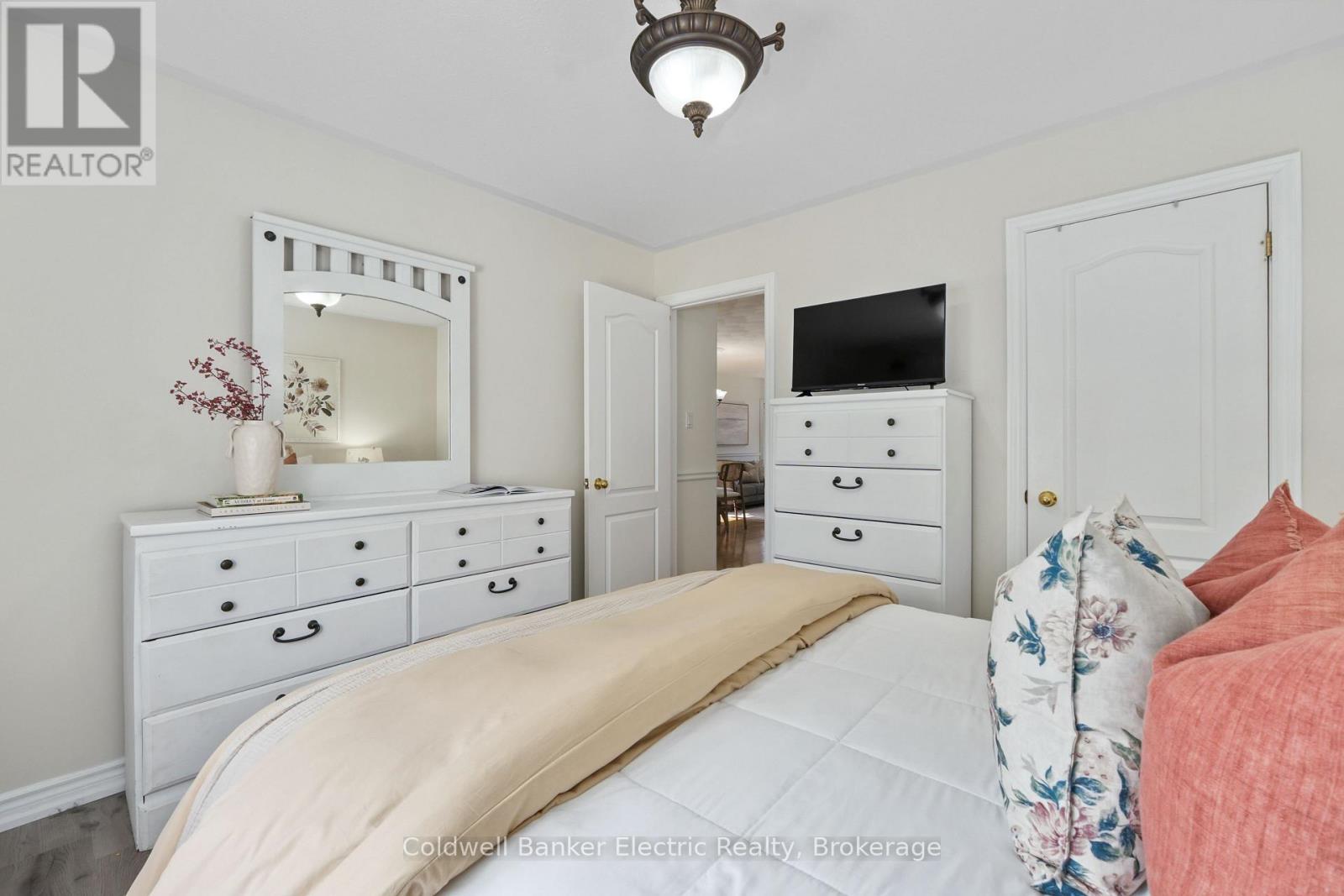 121 HADEN AVENUE - 17