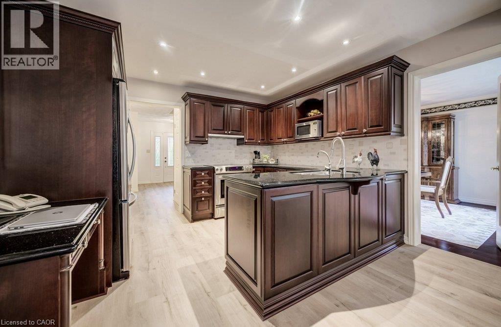 449 KNIGHTSBRIDGE Court - Image 16