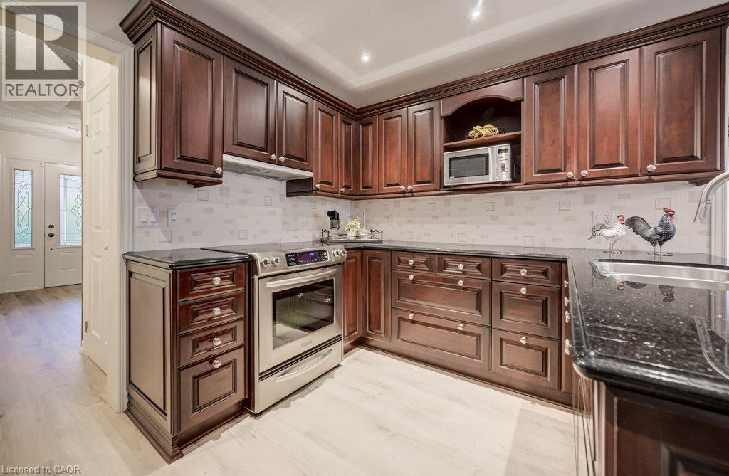 449 KNIGHTSBRIDGE Court - Image 17