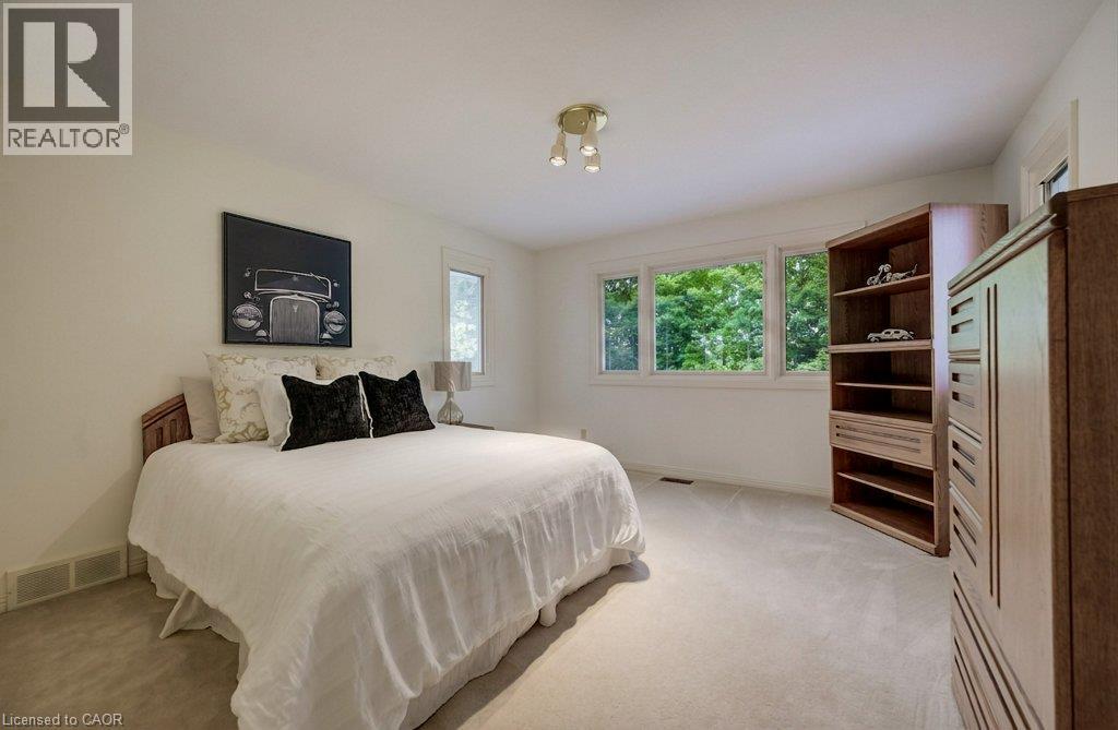 449 KNIGHTSBRIDGE Court - Image 30