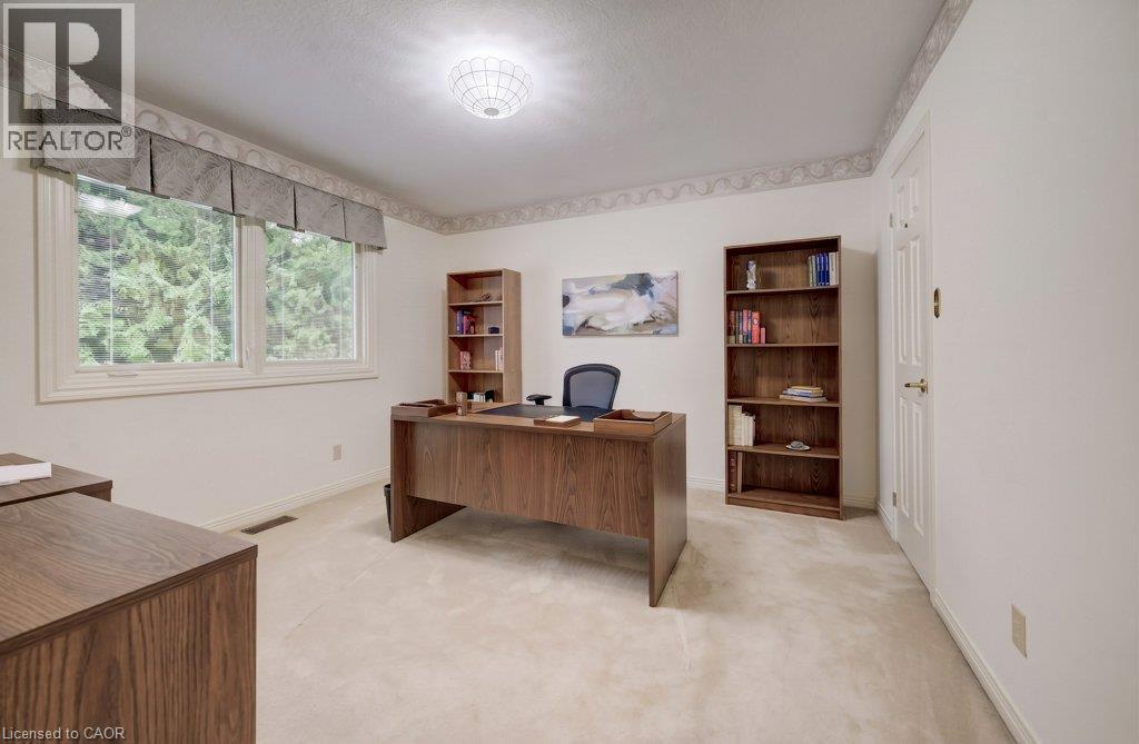449 KNIGHTSBRIDGE Court - Image 31