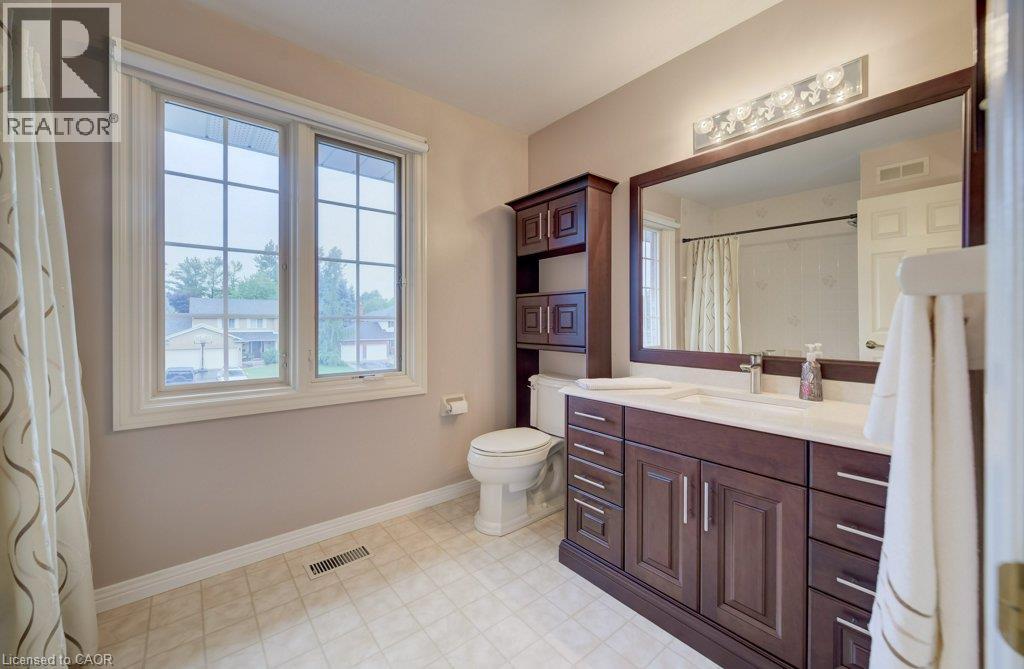 449 KNIGHTSBRIDGE Court - Image 34