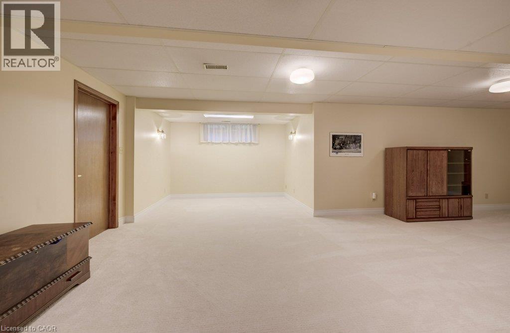 449 KNIGHTSBRIDGE Court - Image 37