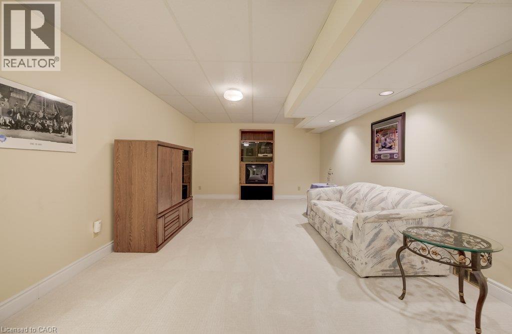 449 KNIGHTSBRIDGE Court - Image 38