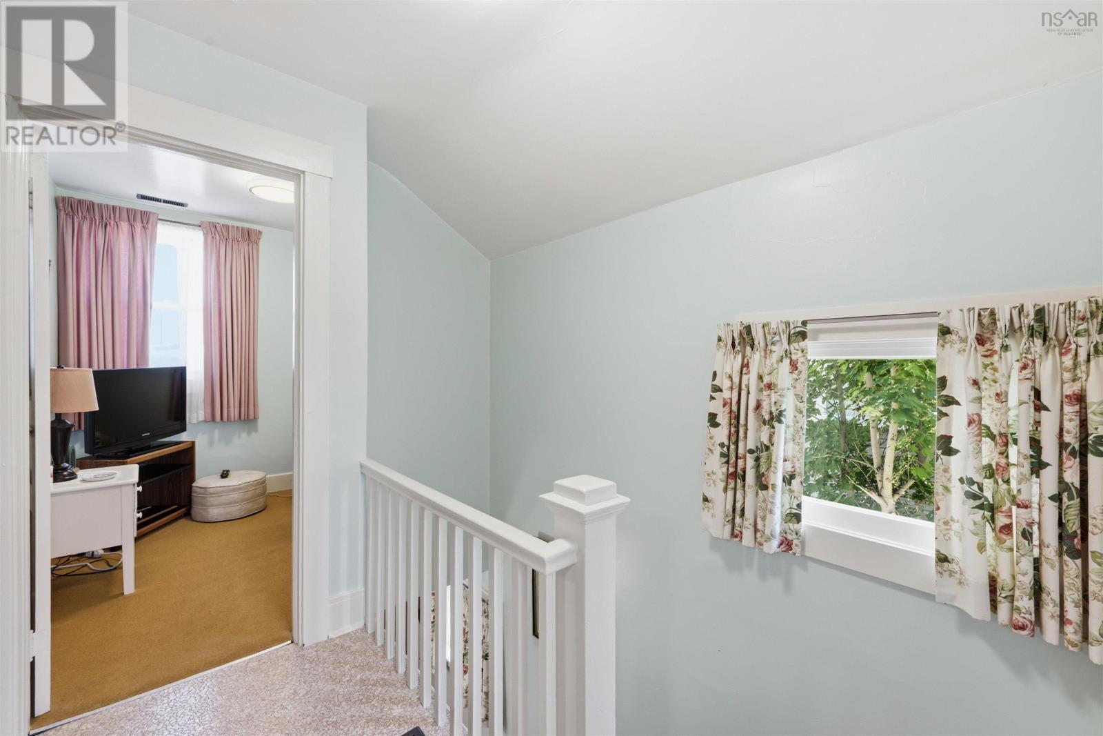Property 22 of 49 of 3360 Albert Street