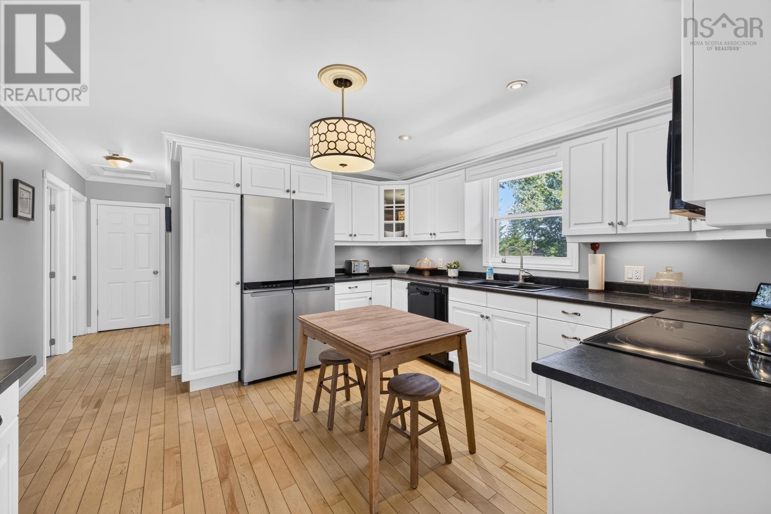 Property 9 of 49 of 12221 HIGHWAY 2