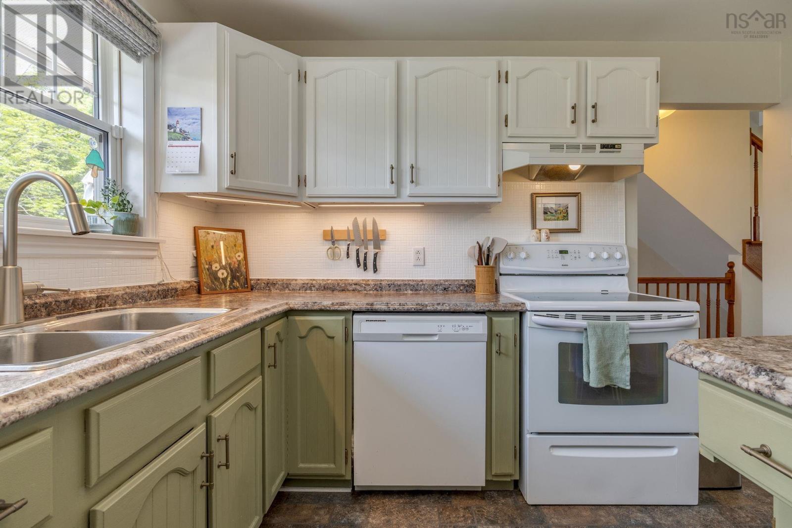 140 Flagstone Drive - 8