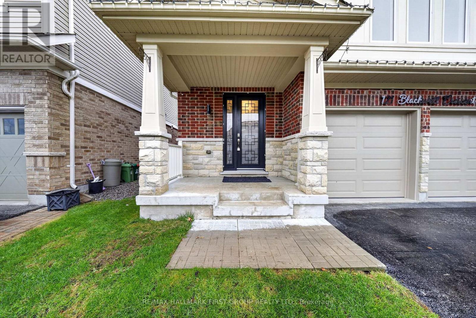 121 BLACKWELL CRESCENT - 4
