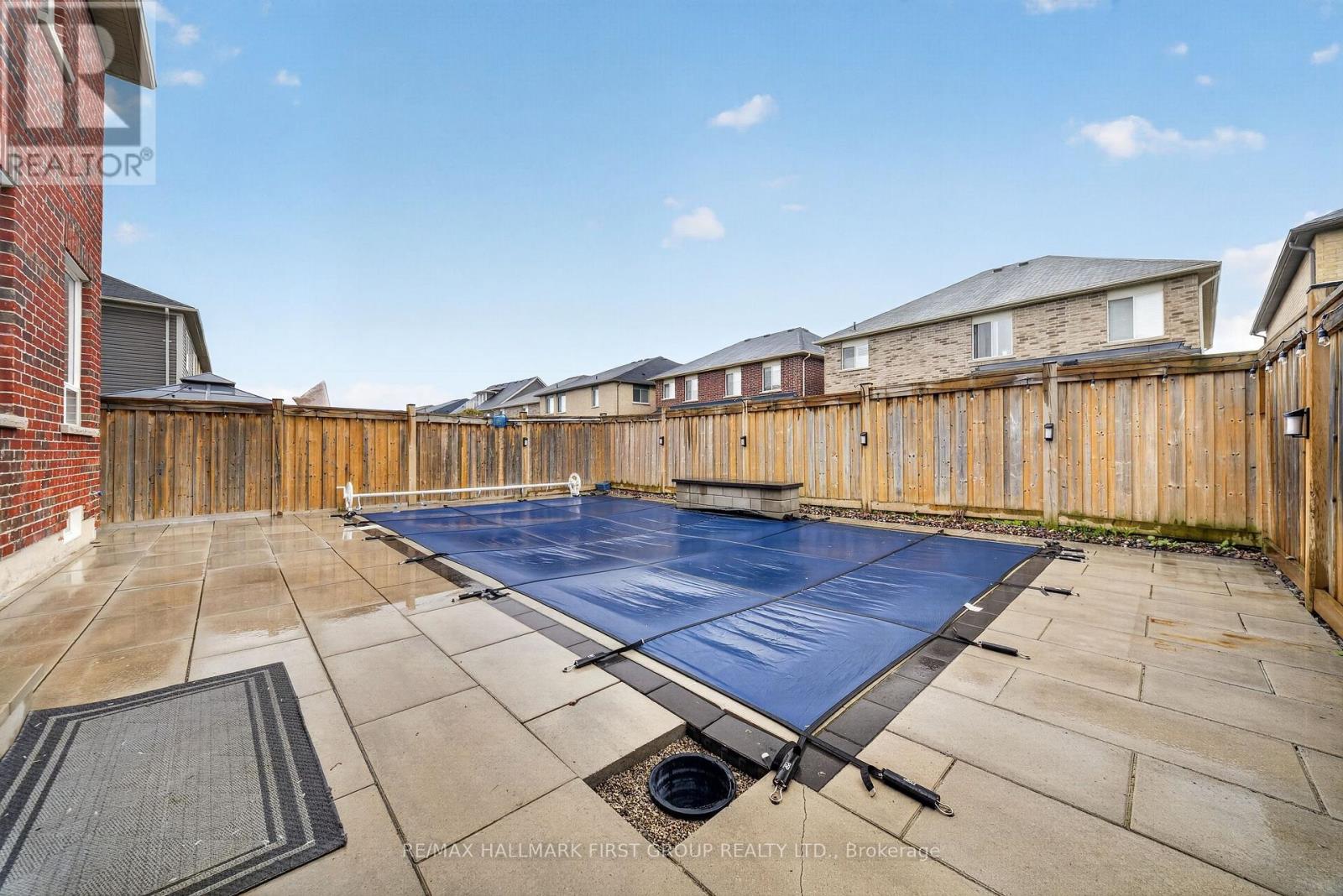 121 BLACKWELL CRESCENT - 40
