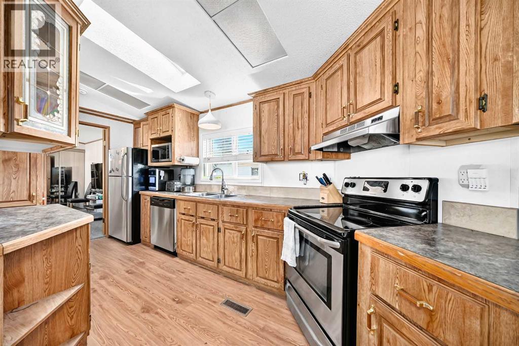 130, 6724 17 Avenue SE - 10
