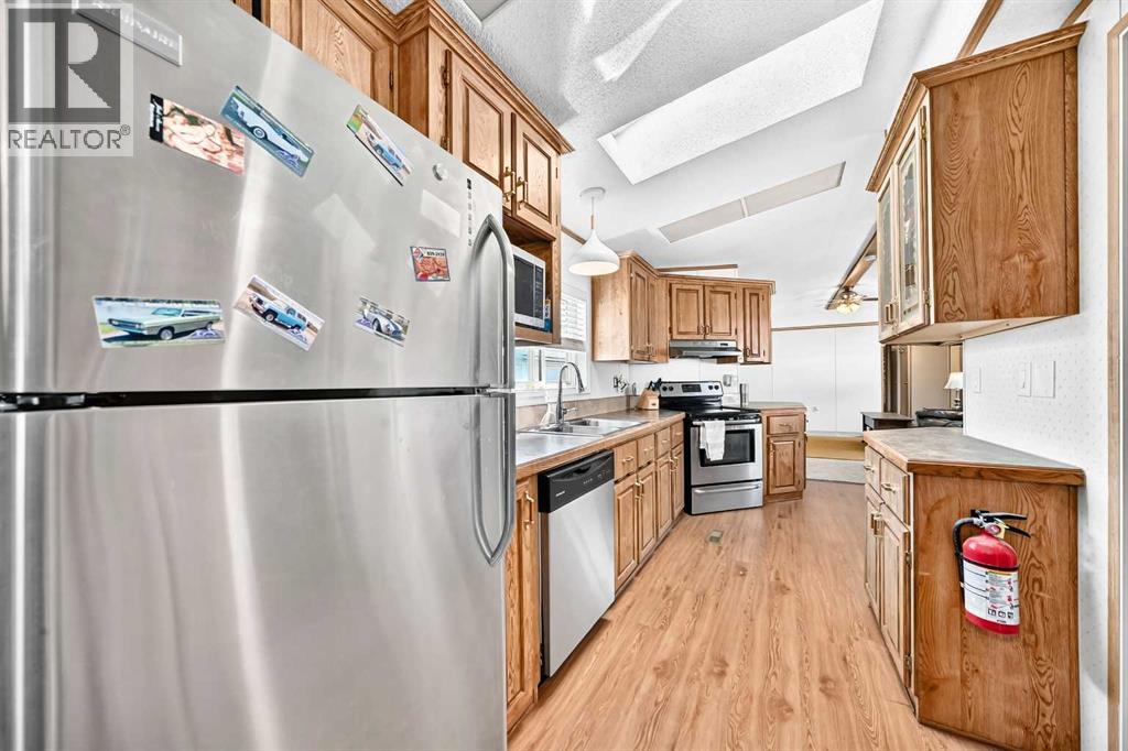 130, 6724 17 Avenue SE - 12