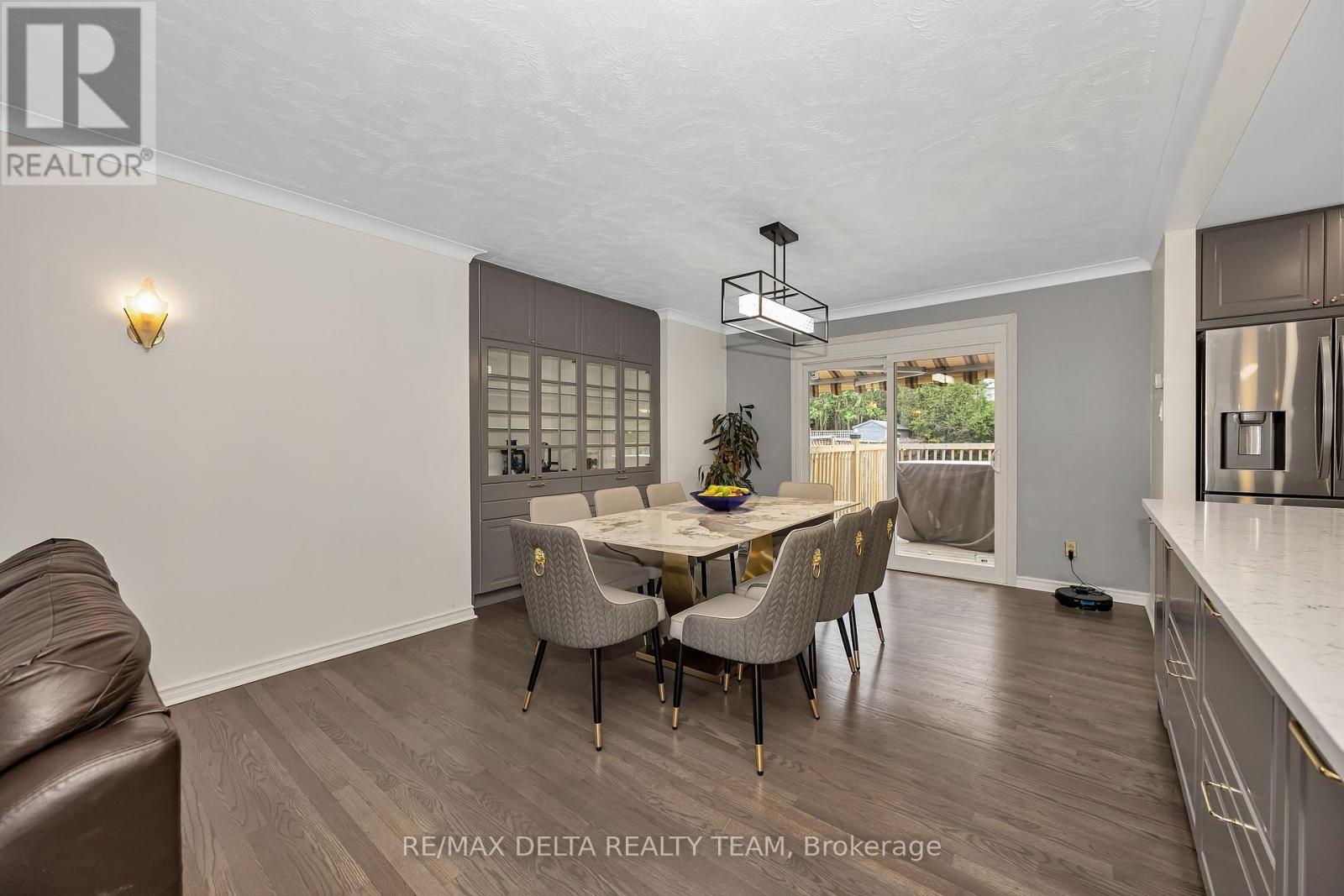 2350 GEORGINA DRIVE - 10